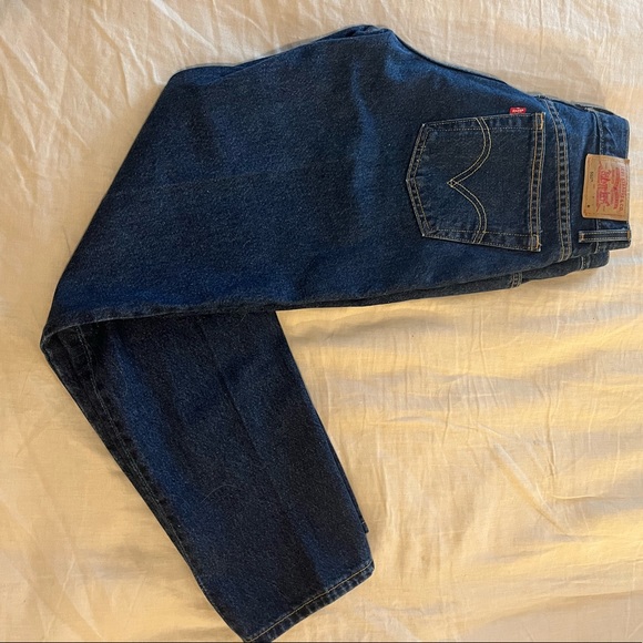 Vintage Levi’s 550 high waisted jeans - Picture 7 of 10